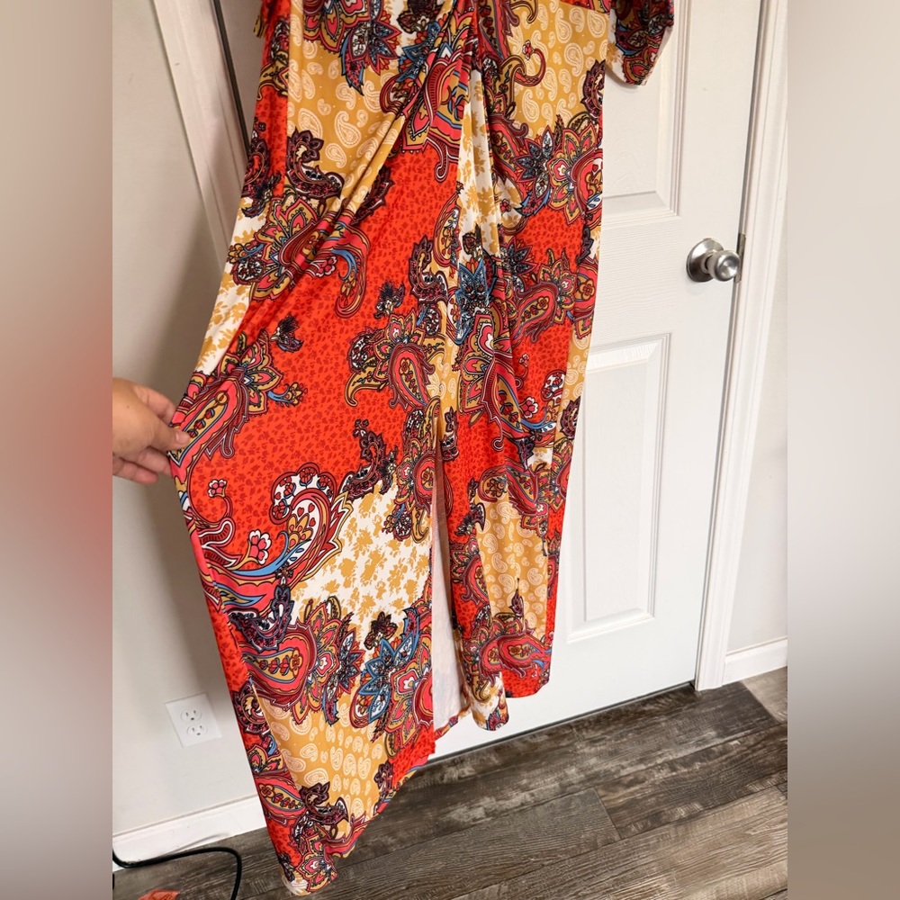 NWOT Venus Women's Paisley Print MaxiDress Red Multicolor VNeck Kimono Sleeve 1X - Picture 4 of 9